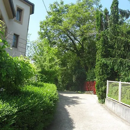 Flair Apartmanhaz *